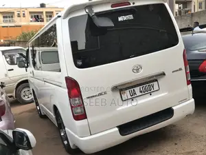 Toyota HiAce 2010 White