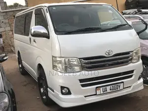 Toyota HiAce 2010 White