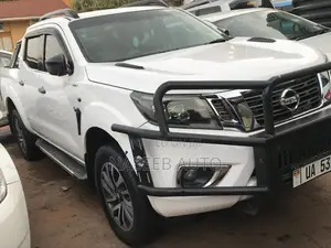 Nissan Navara 2013 White