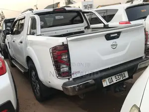 Nissan Navara 2013 White