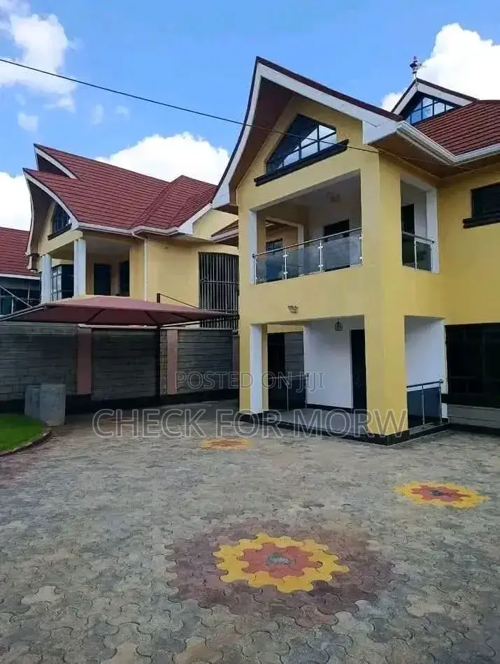 5bdrm Duplex in Muyenga, Central Division for rent