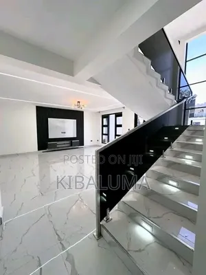 5bdrm Duplex in Muyenga, Central Division for rent