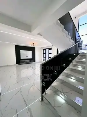5bdrm Duplex in Muyenga, Central Division for rent