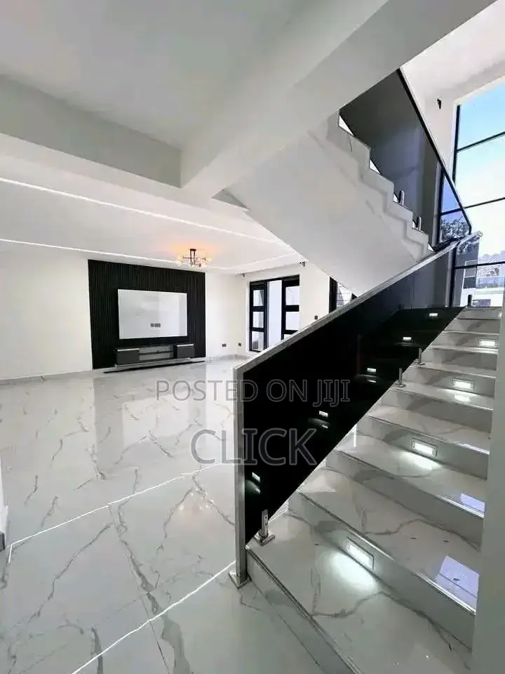 5bdrm Duplex in Muyenga, Central Division for rent