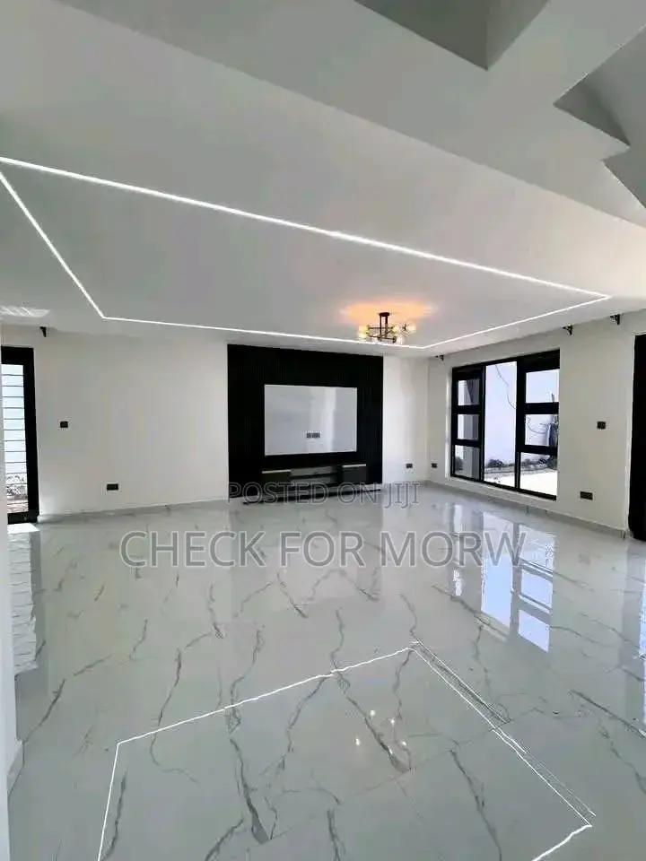 5bdrm Duplex in Muyenga, Central Division for rent