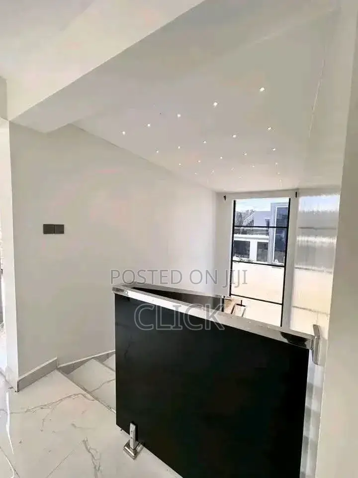 5bdrm Duplex in Muyenga, Central Division for rent