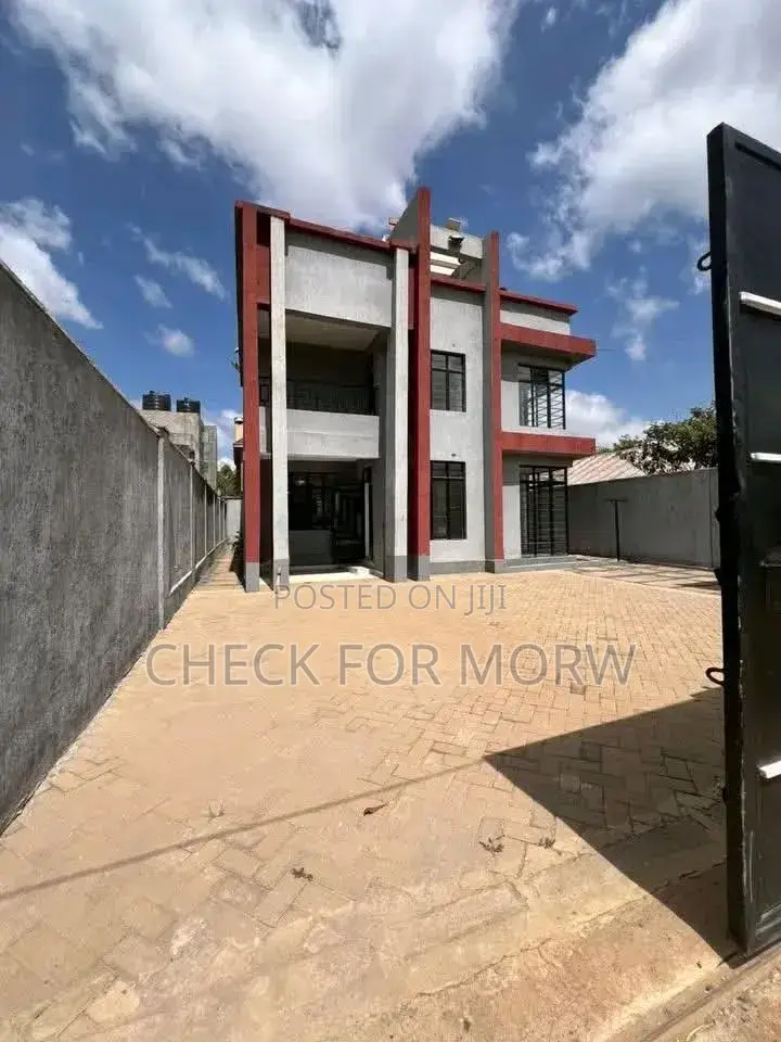 5bdrm Duplex in Kira, Central Division for rent