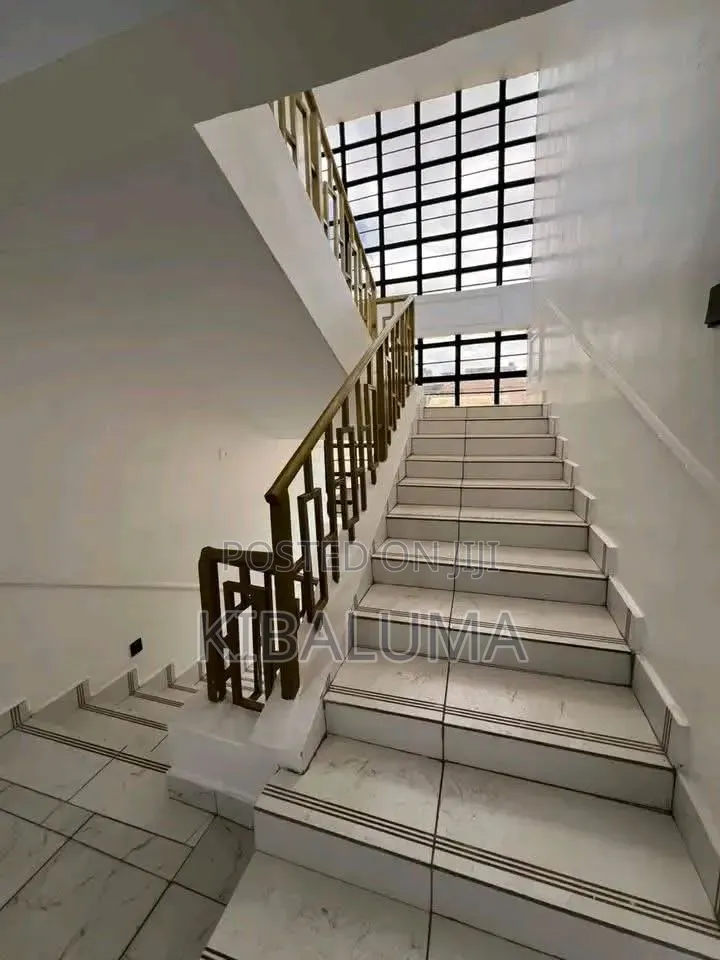 5bdrm Duplex in Kira, Central Division for rent