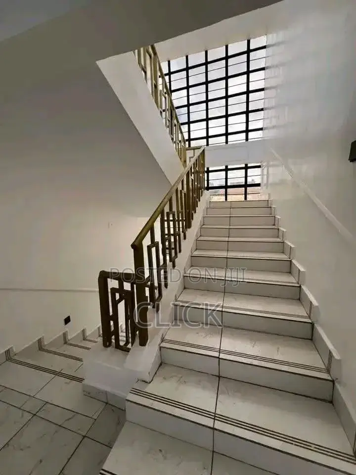 5bdrm Duplex in Kira, Central Division for rent