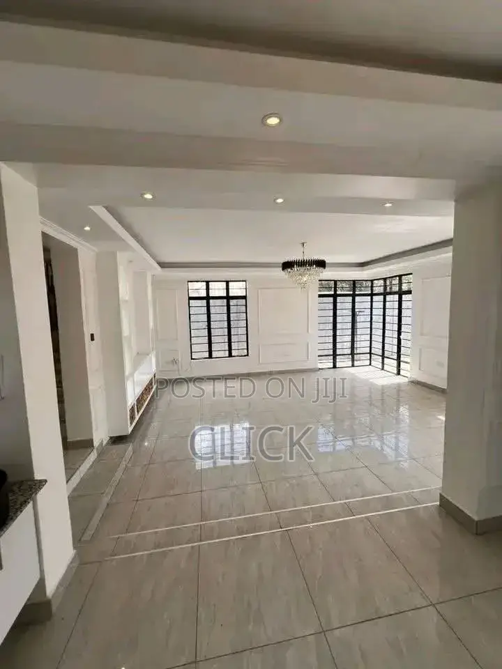 5bdrm Duplex in Kira, Central Division for rent