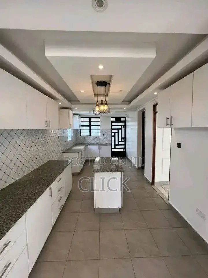5bdrm Duplex in Kira, Central Division for rent
