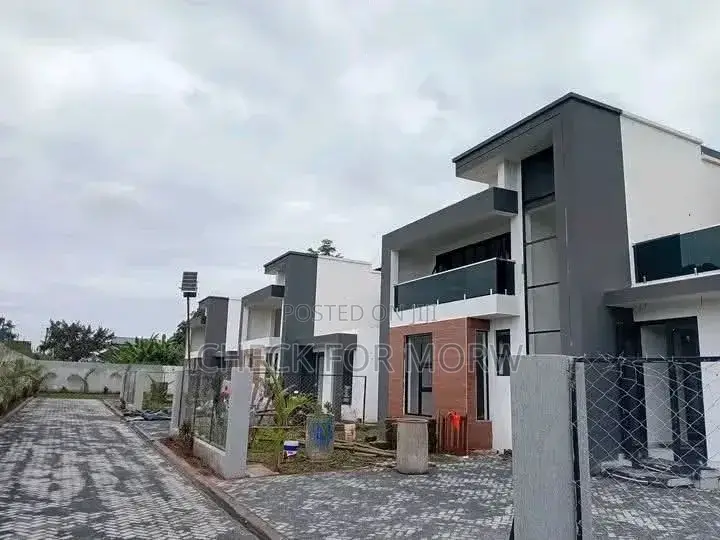 5bdrm Duplex in Munyonyo, Central Division for rent