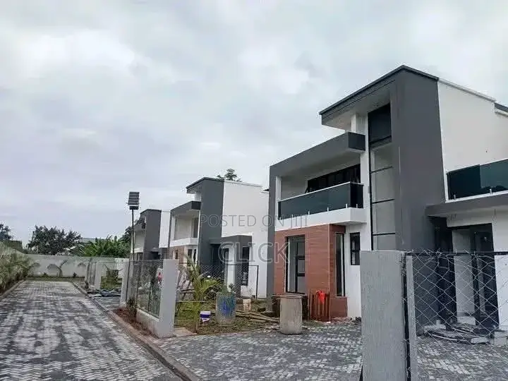 5bdrm Duplex in Munyonyo, Central Division for rent