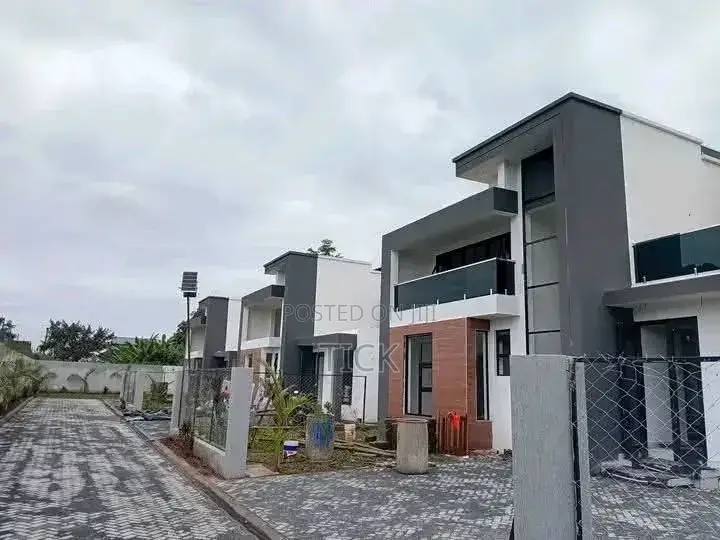 5bdrm Duplex in Munyonyo, Central Division for rent