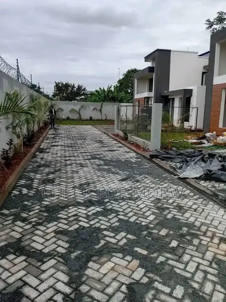 5bdrm Duplex in Munyonyo, Central Division for rent
