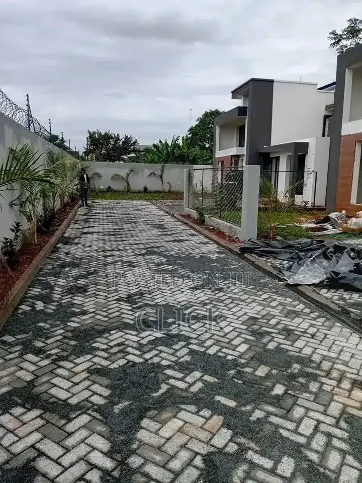 5bdrm Duplex in Munyonyo, Central Division for rent