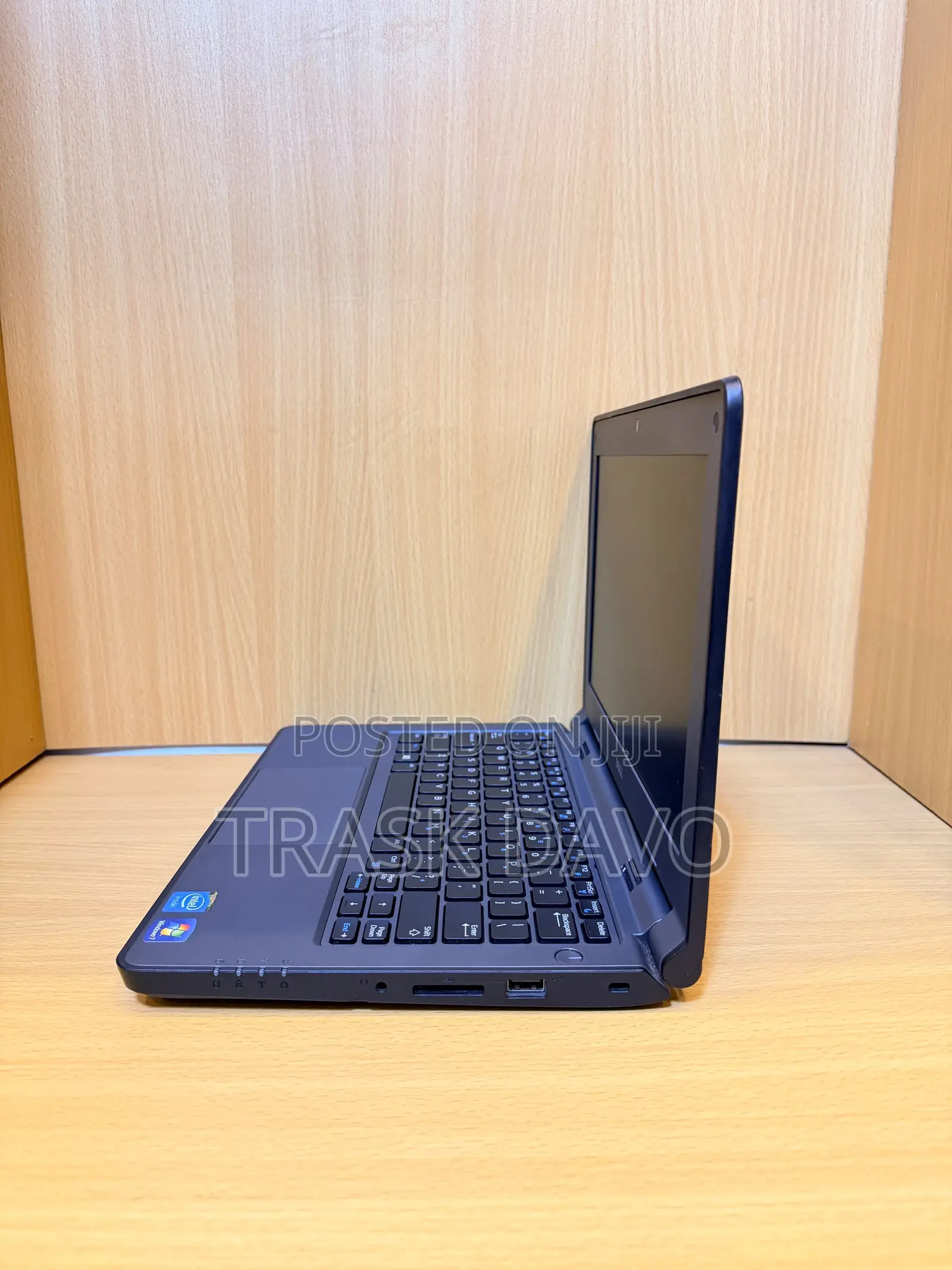 Laptop Dell Latitude 11 3150 4GB Intel Celeron HDD+SSD 350GB