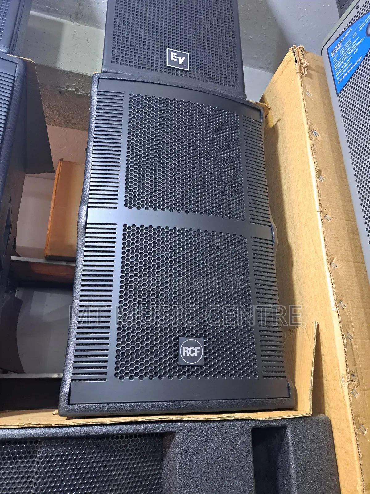 RCF Top Speakers Size 15
