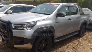 Toyota Hilux 2018 Silver