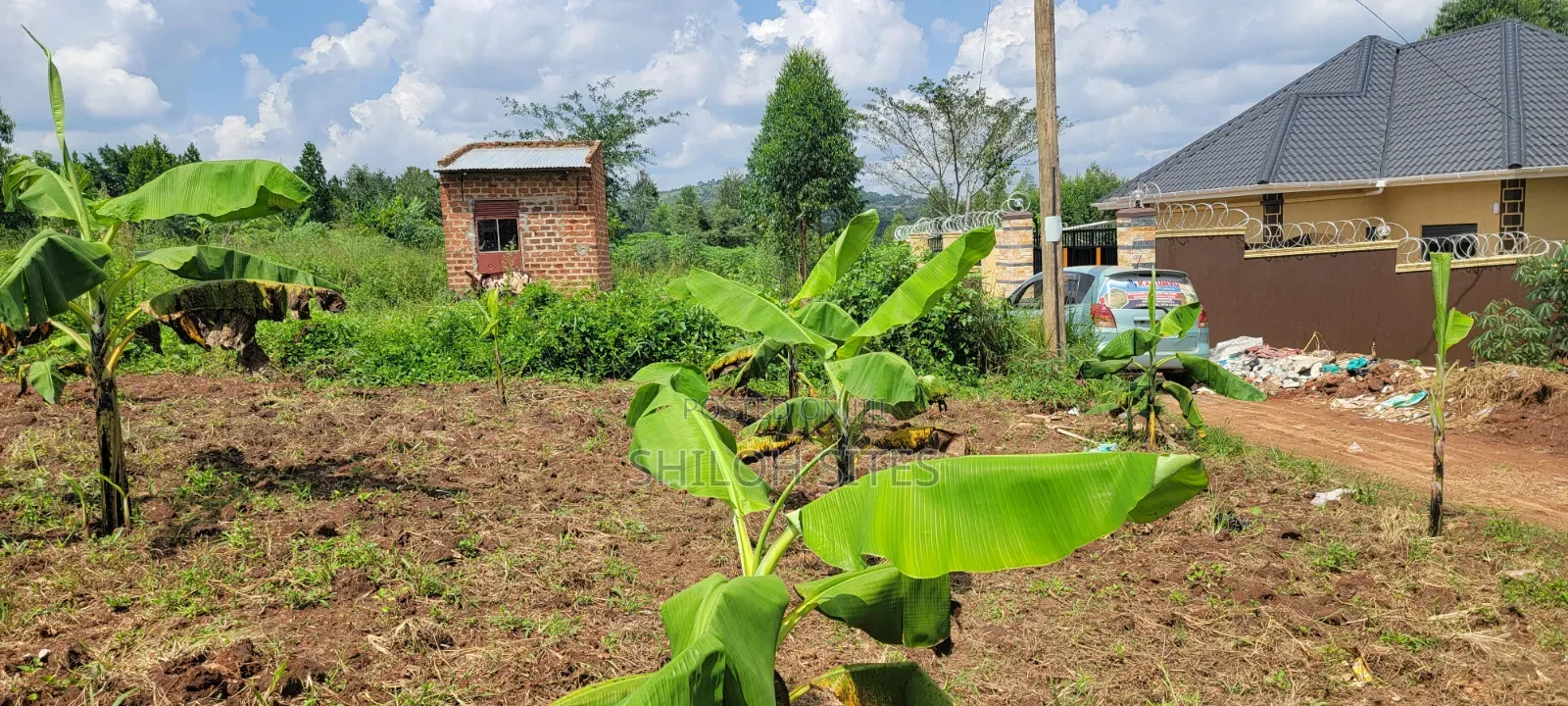 Kakiri, Titied Plots