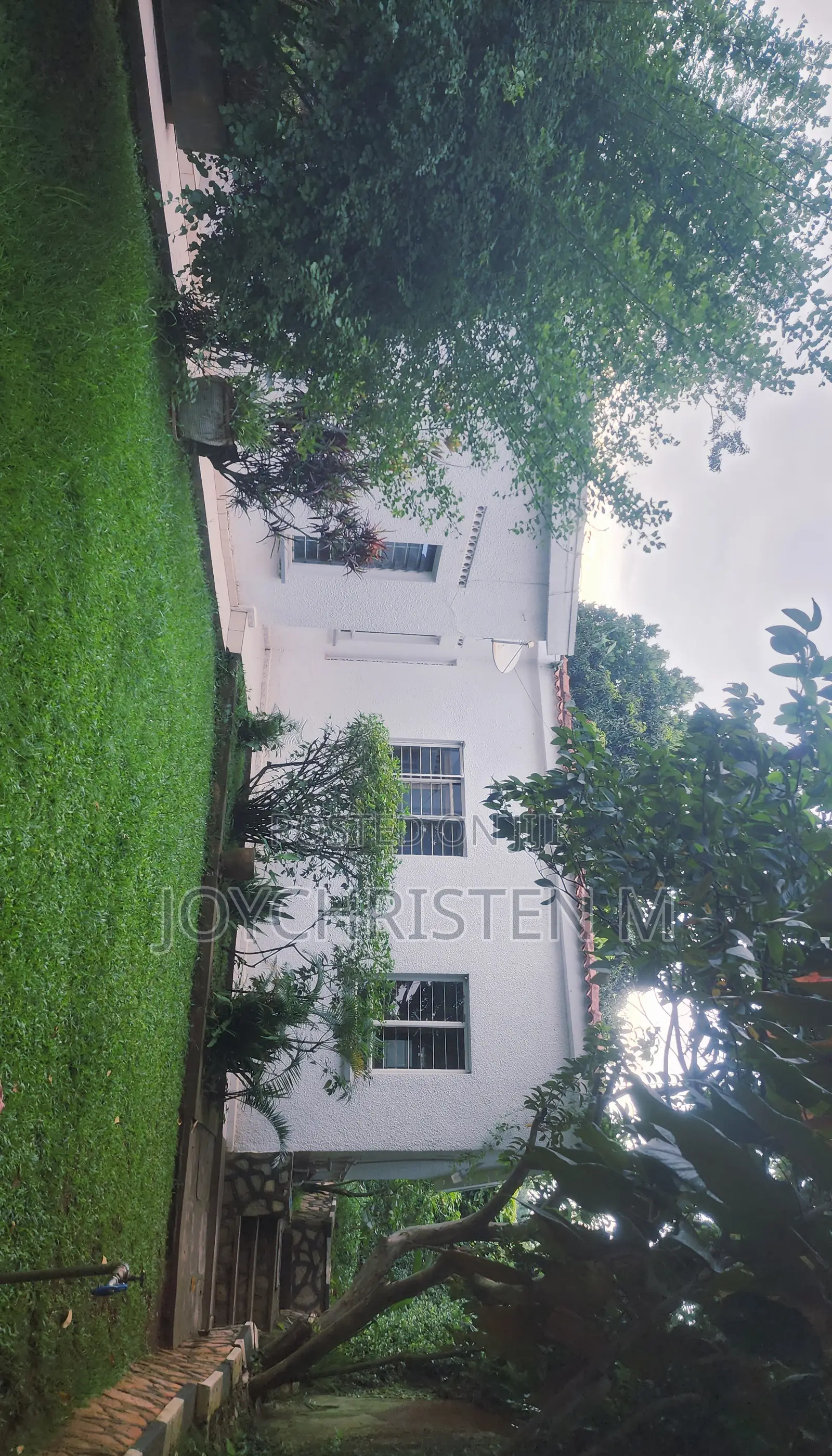 4bdrm Bungalow in Kiwafu Estate, Makindye for rent