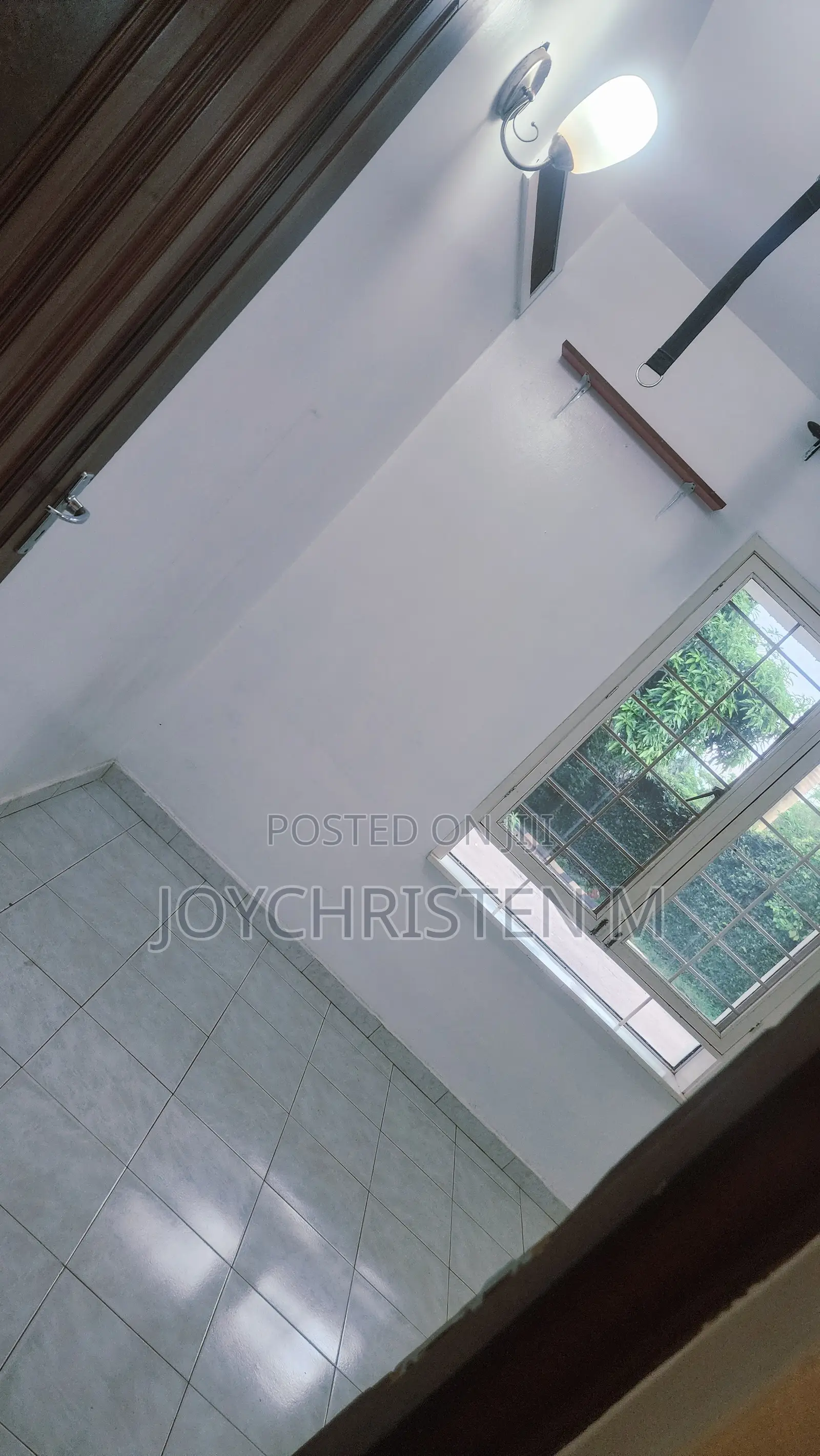 4bdrm Bungalow in Kiwafu Estate, Makindye for rent