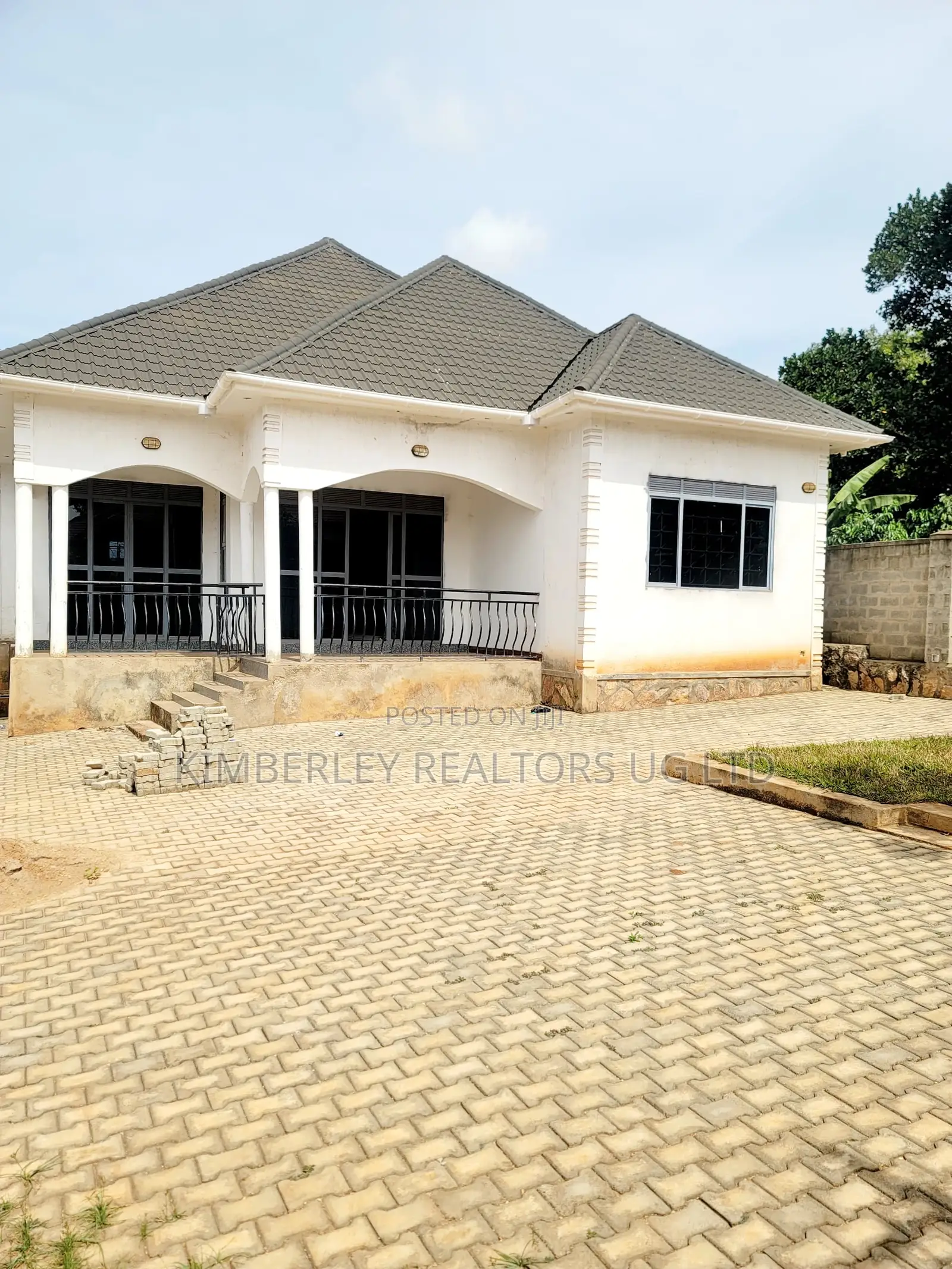 4bdrm House in Division A for sale