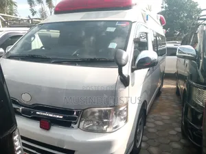 Toyota HiAce 2014