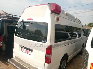Toyota HiAce 2014