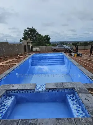 Open Pool Urban Guests