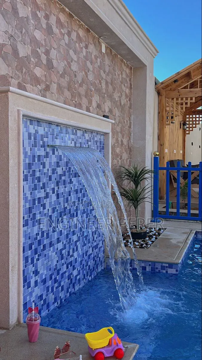 Jacuzzi Pools