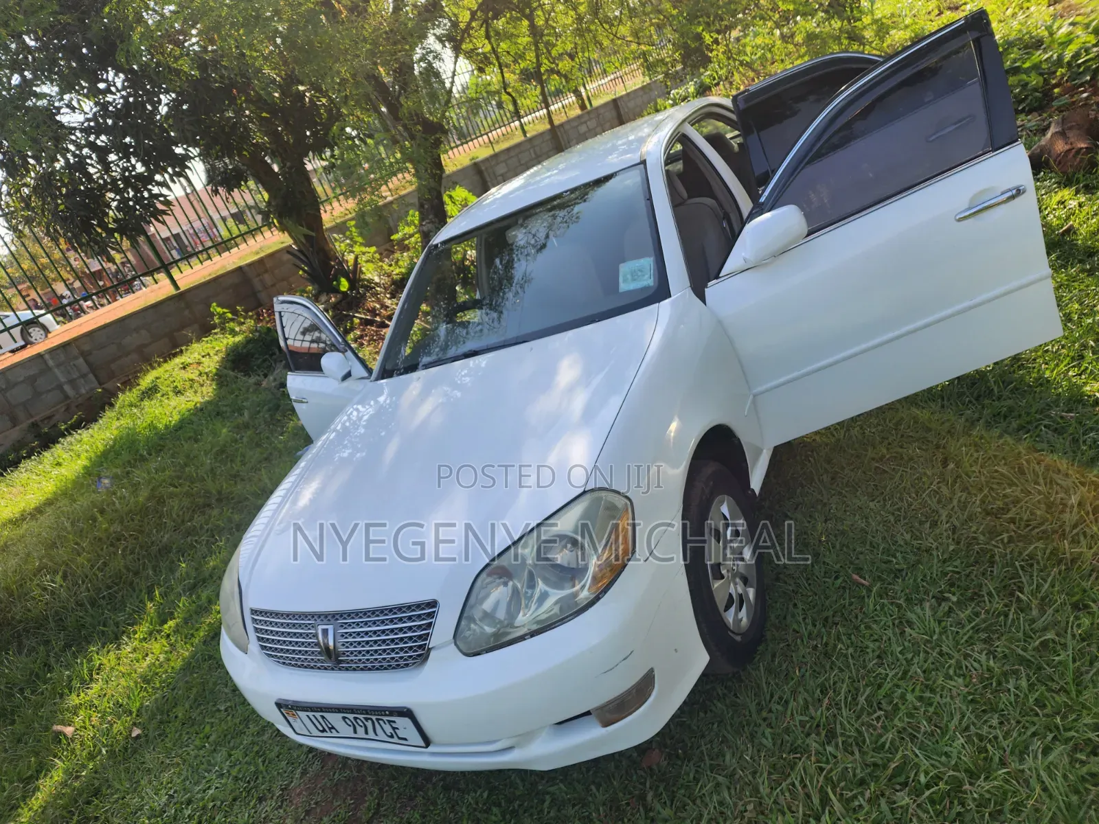 Toyota Mark II 2004 White