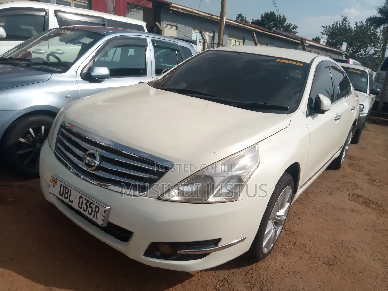 Nissan Titan 2010 White