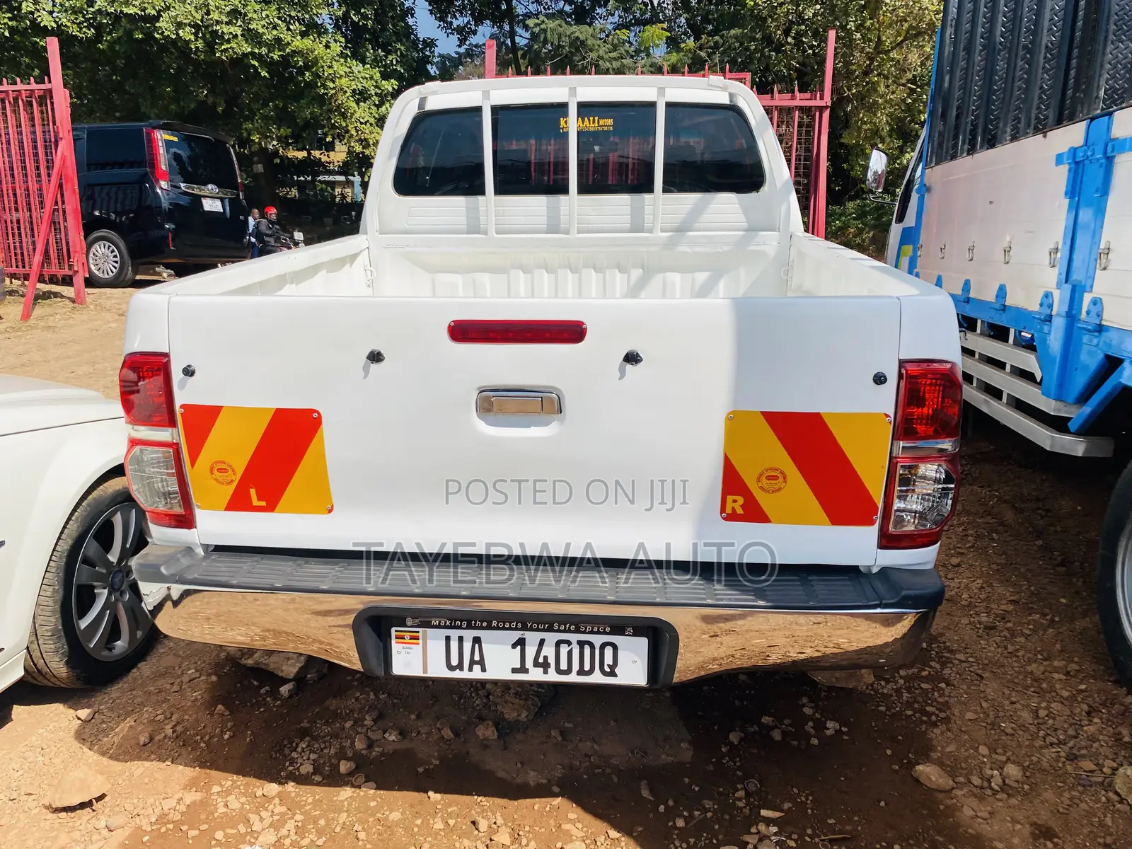 Toyota Hilux 2006 White
