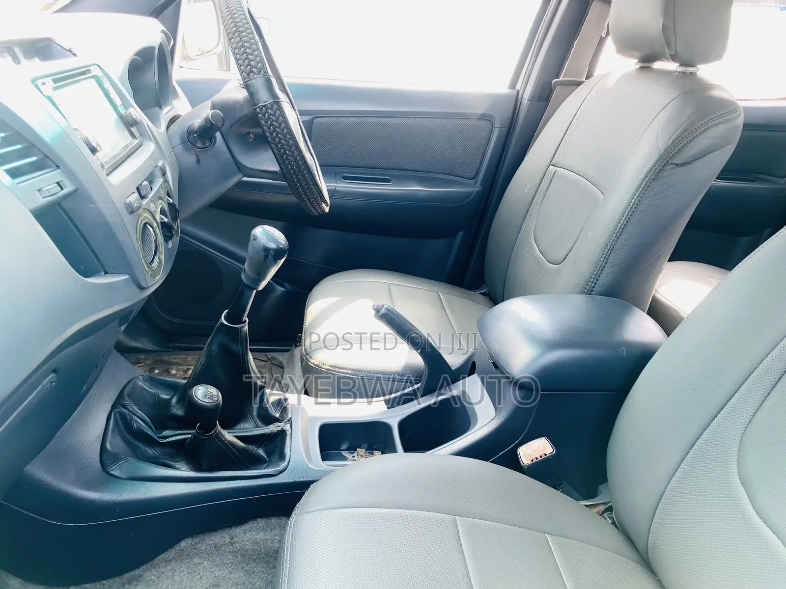 Toyota Hilux 2006 White