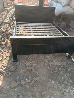 5by6 Wooden Bed on Quick Sale