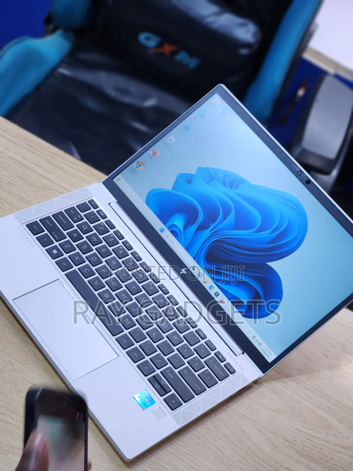 New Laptop HP EliteBook 830 G8 8GB Intel Core i5 SSD 256GB