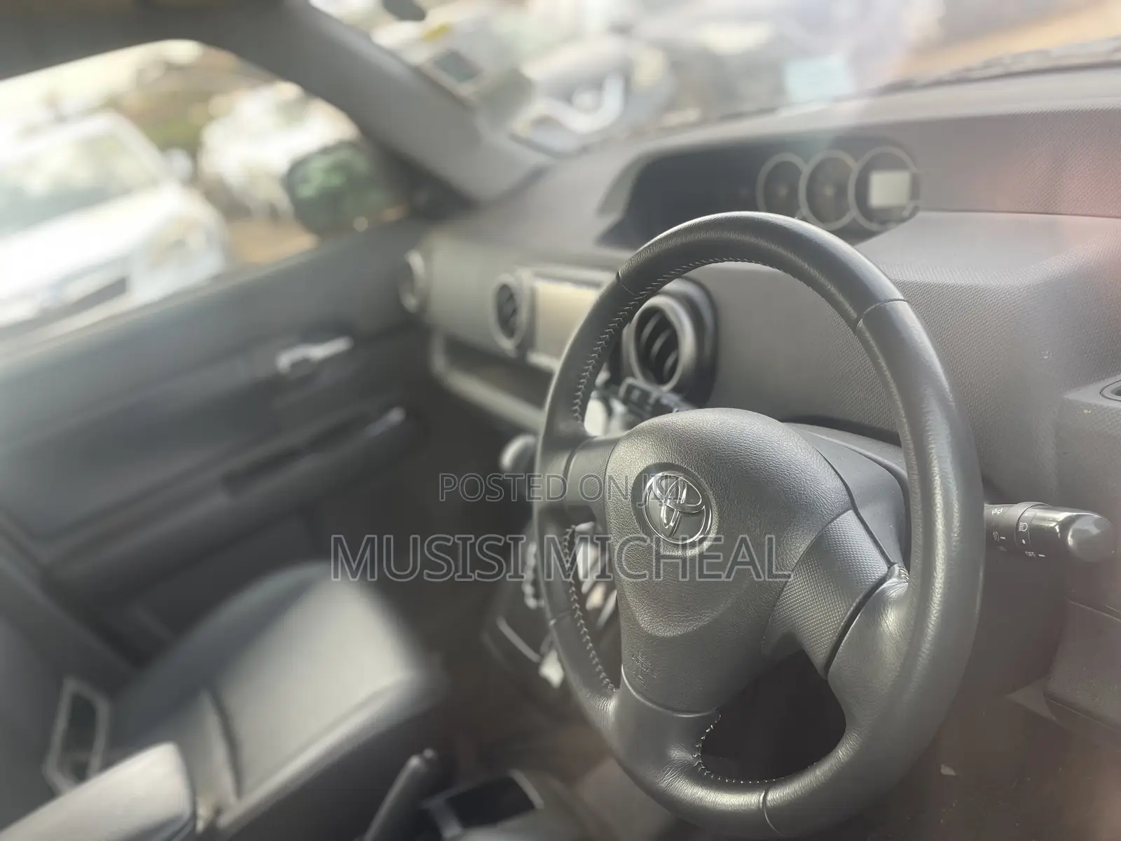 Toyota Rumion 1.5 FWD 2021 Maroon