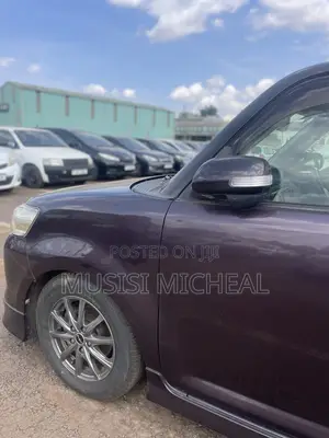 Toyota Rumion 1.5 FWD 2021 Maroon