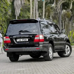 Toyota Land Cruiser 100 4.7 Executive 2006 Black