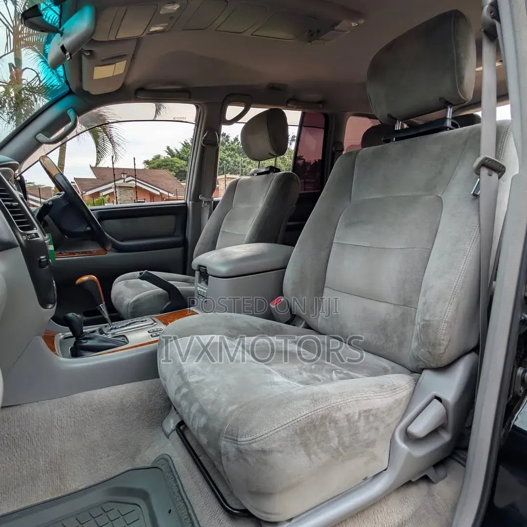 Toyota Land Cruiser 100 4.7 Executive 2006 Black