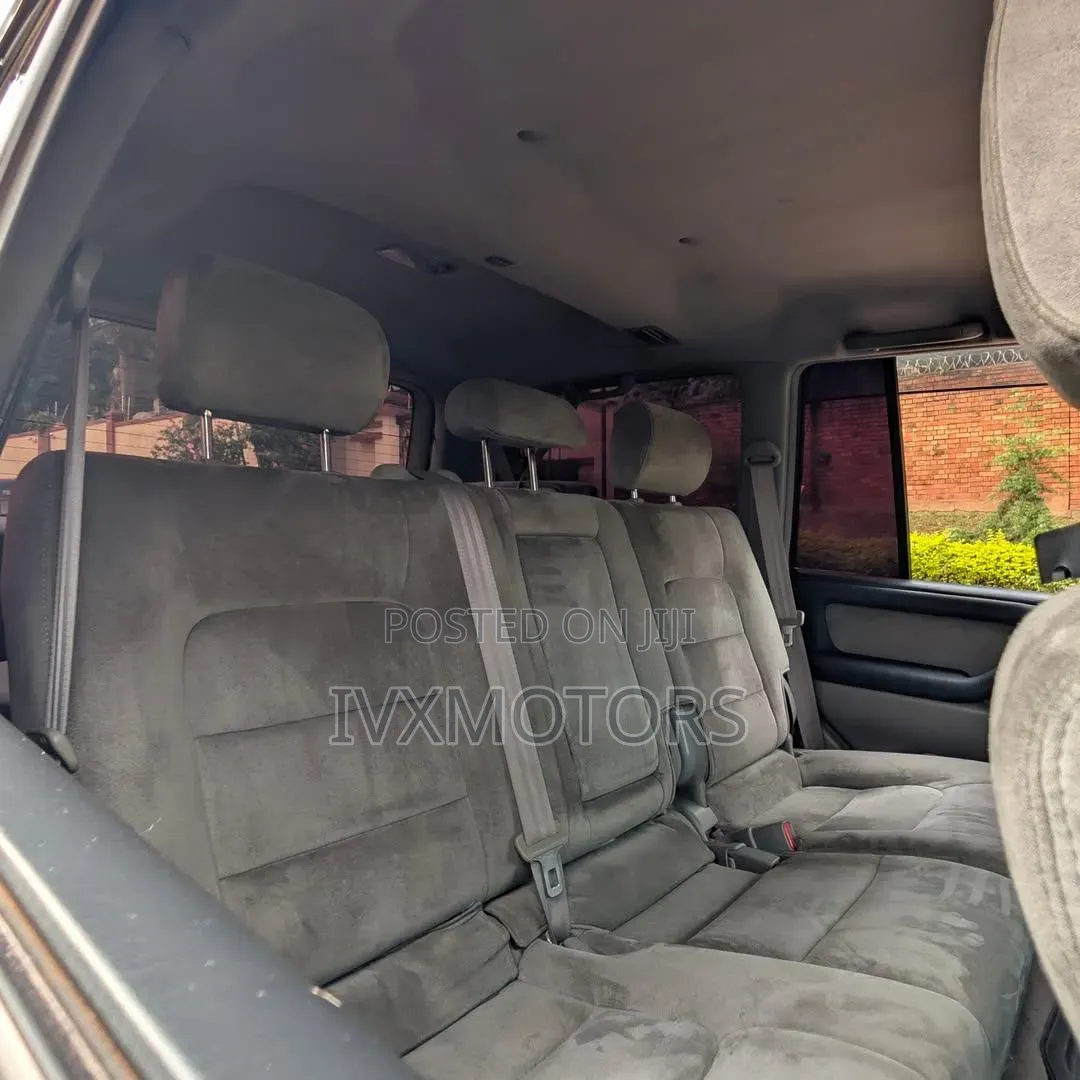 Toyota Land Cruiser 100 4.7 Executive 2006 Black