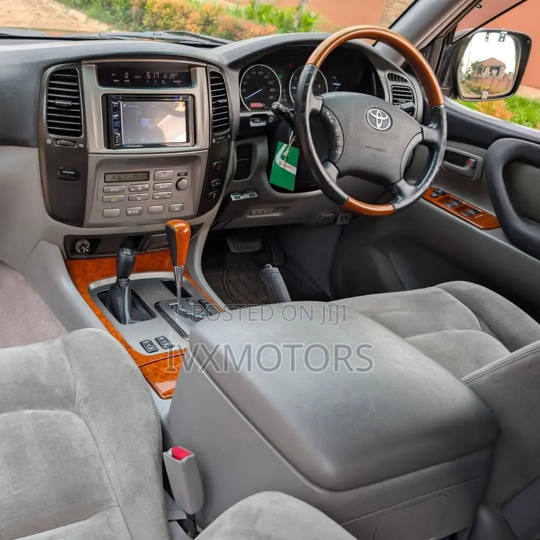 Toyota Land Cruiser 100 4.7 Executive 2006 Black
