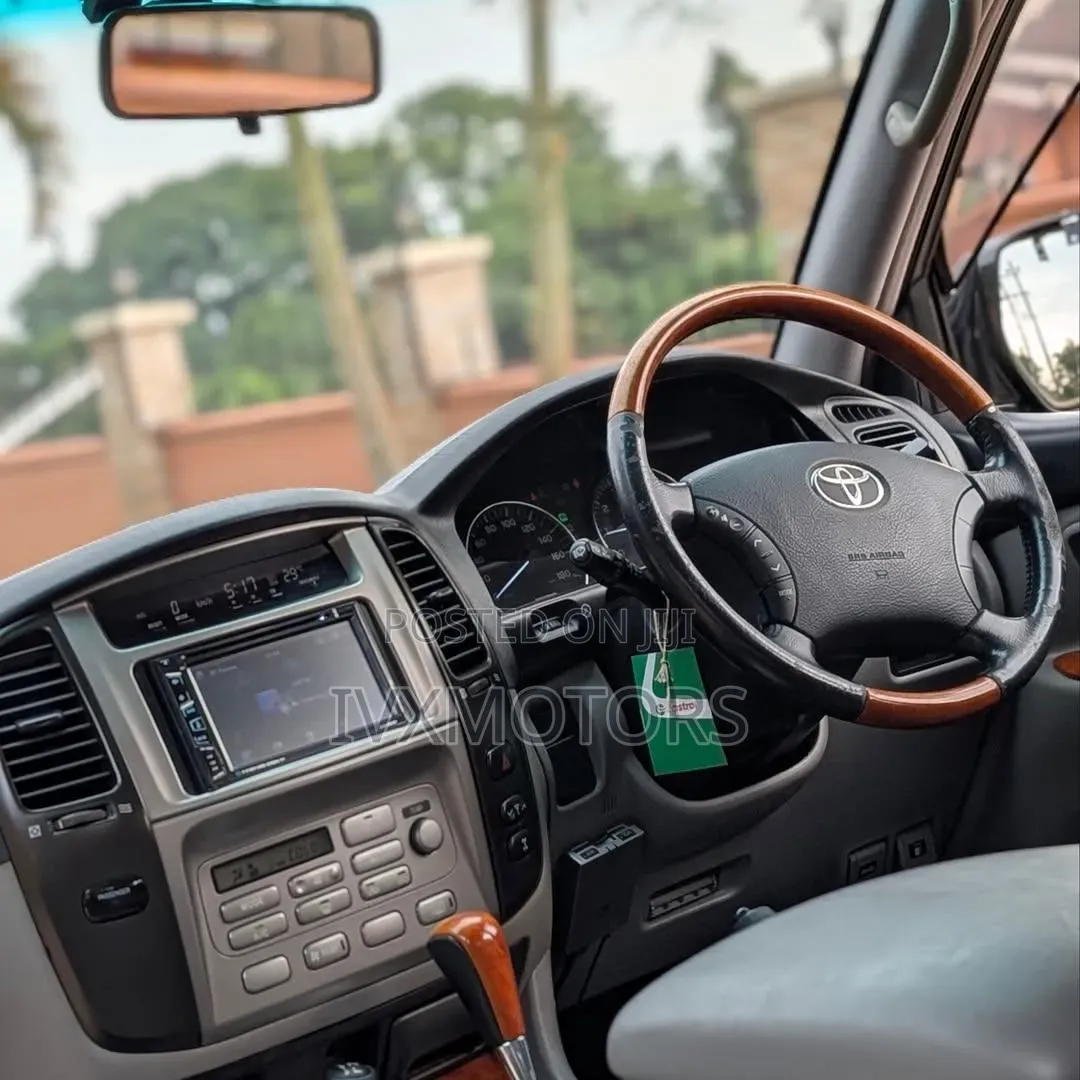 Toyota Land Cruiser 100 4.7 Executive 2006 Black