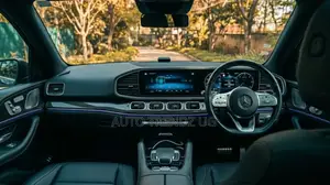 Mercedes-Benz GLE-Class GLE 300d 4MATIC 2019 White