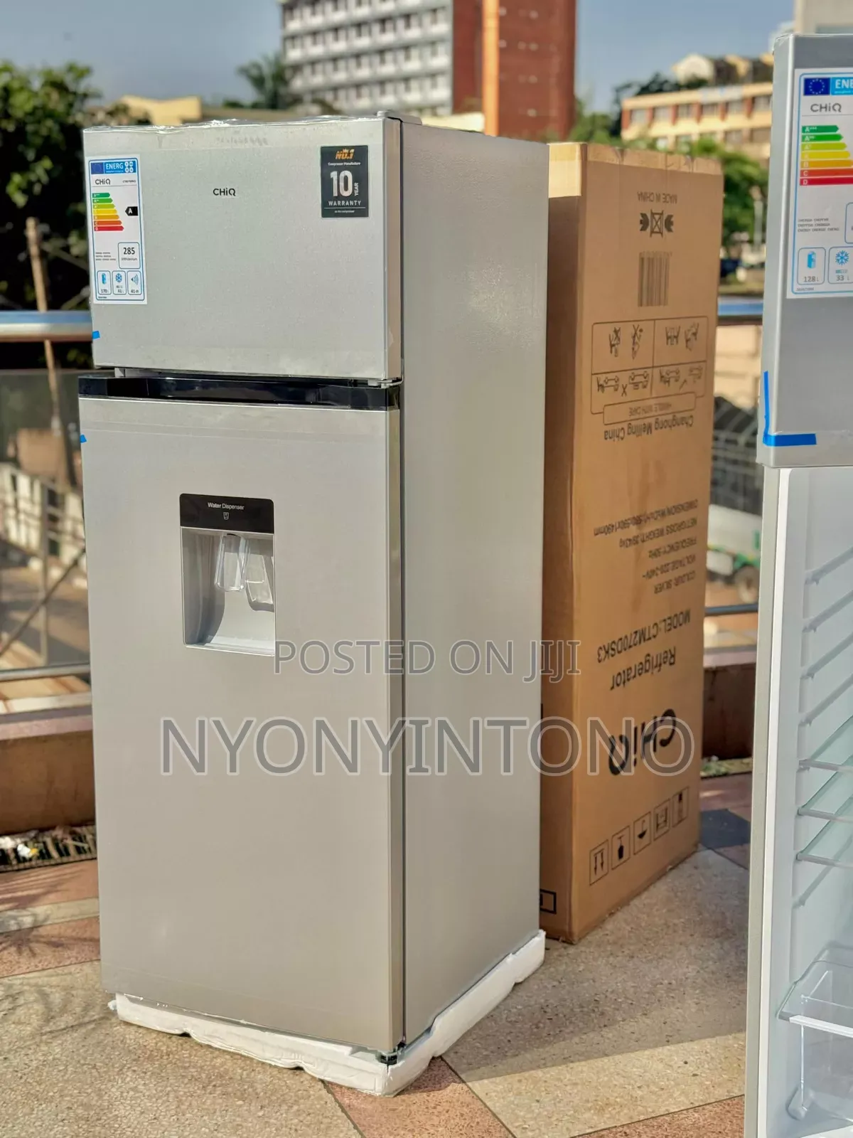 Chow 270litres Frost Free Fridge With Dispemser