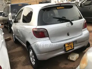 Toyota Vitz 2004 Silver