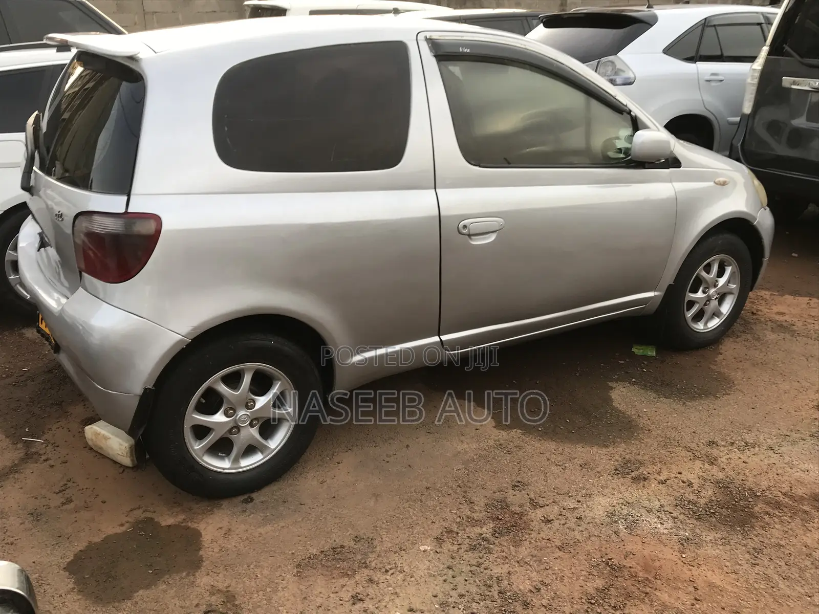 Toyota Vitz 2004 Silver