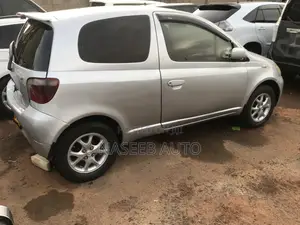 Toyota Vitz 2004 Silver