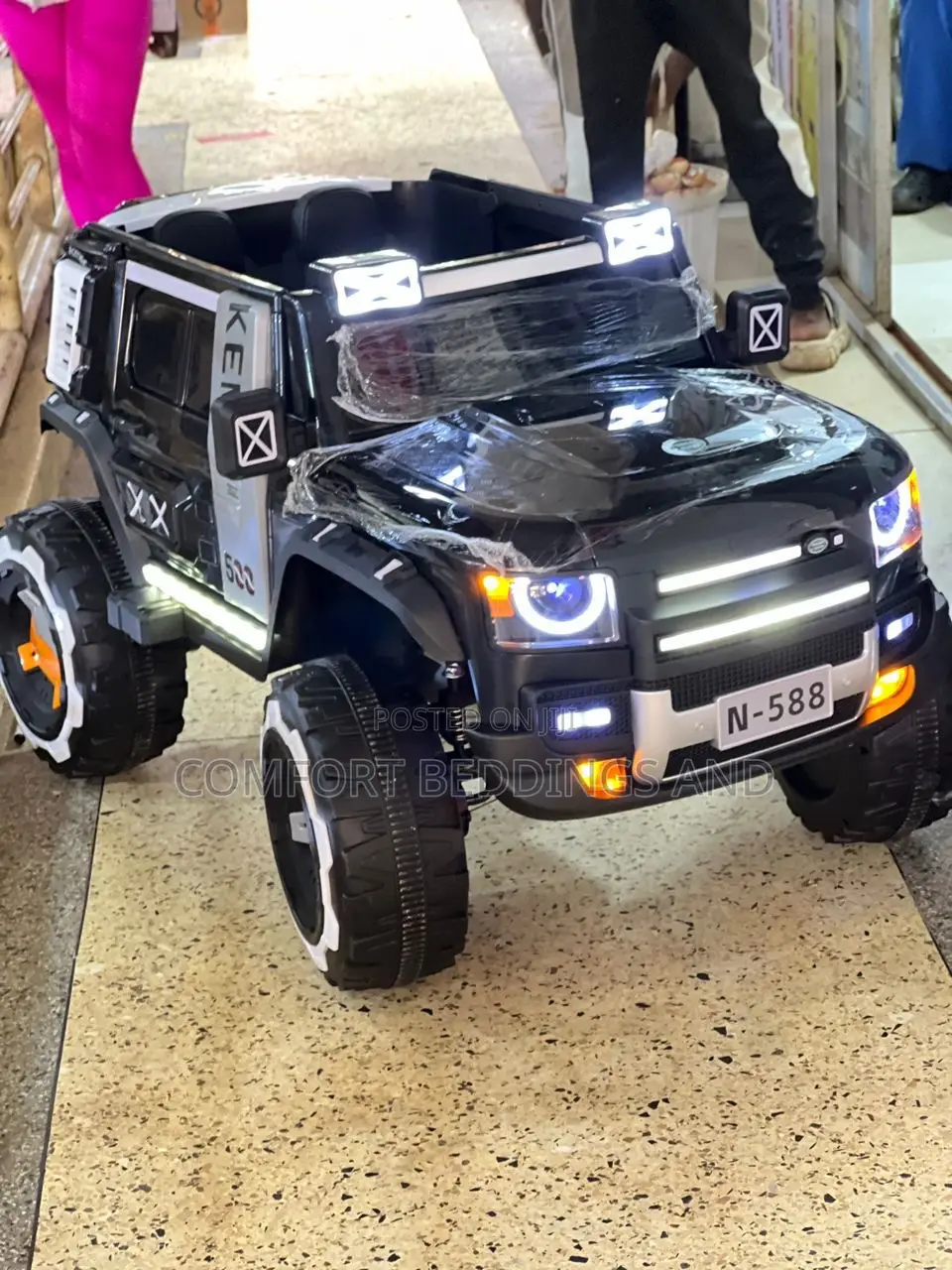 Ken Rechargeable Toy Car With Remote Black
